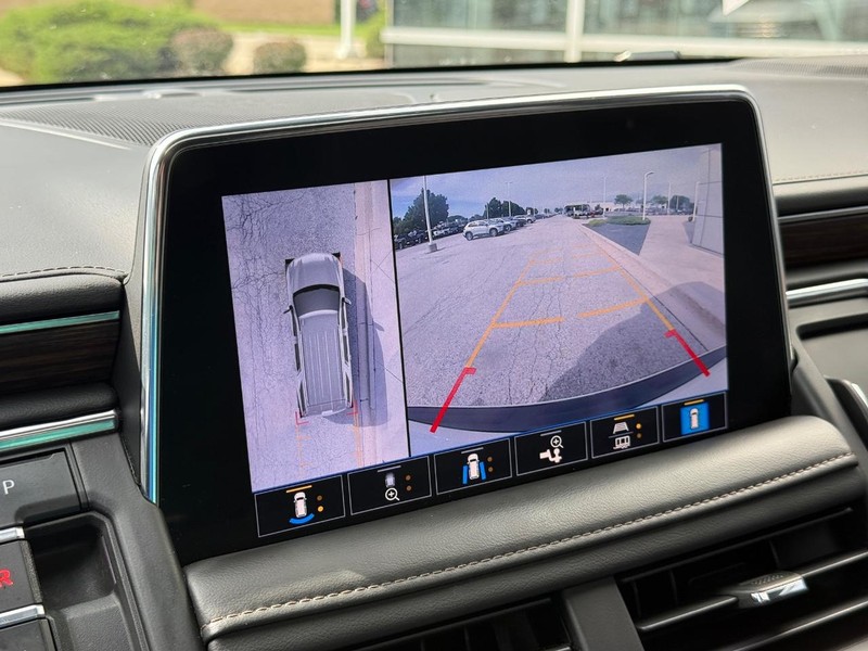 Chevrolet Tahoe Vehicle Full-screen Gallery Image 26