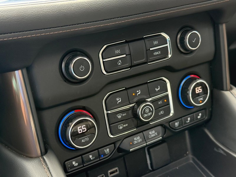 Chevrolet Tahoe Vehicle Full-screen Gallery Image 29