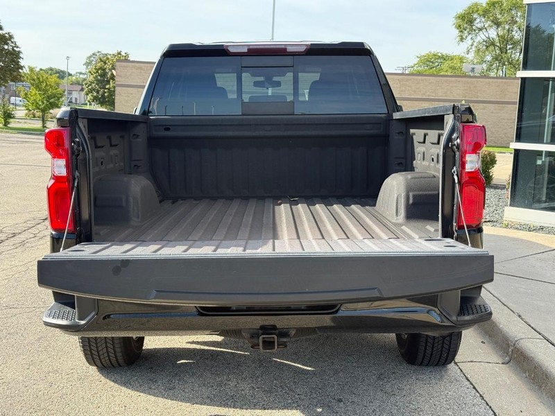 Chevrolet Silverado 1500 Vehicle Full-screen Gallery Image 04