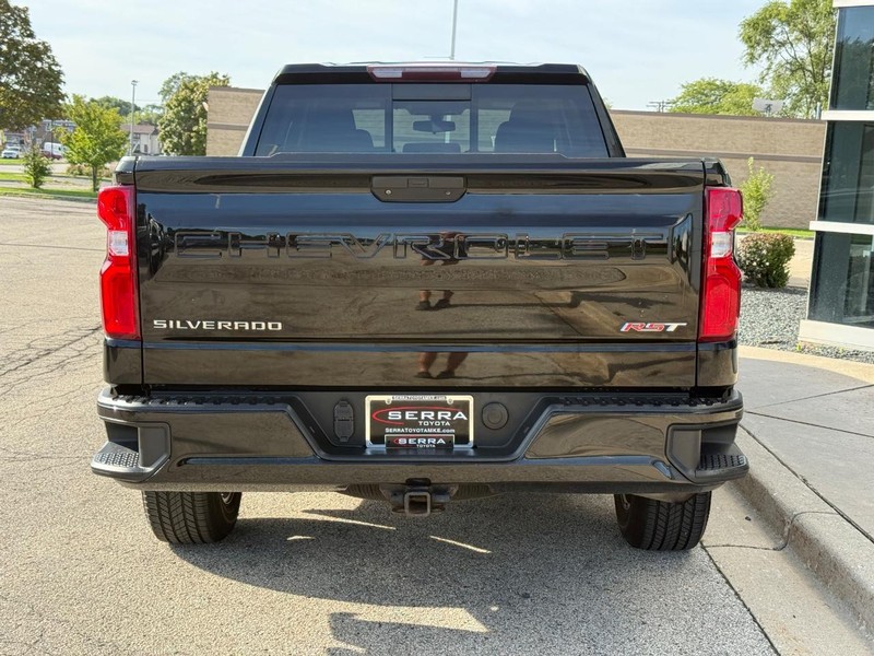 Chevrolet Silverado 1500 Vehicle Full-screen Gallery Image 05