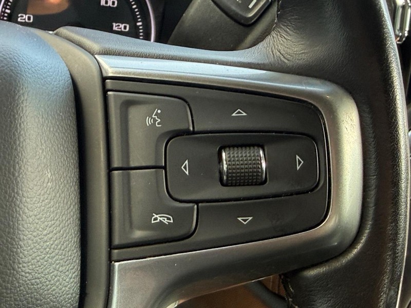 Chevrolet Silverado 1500 Vehicle Full-screen Gallery Image 16