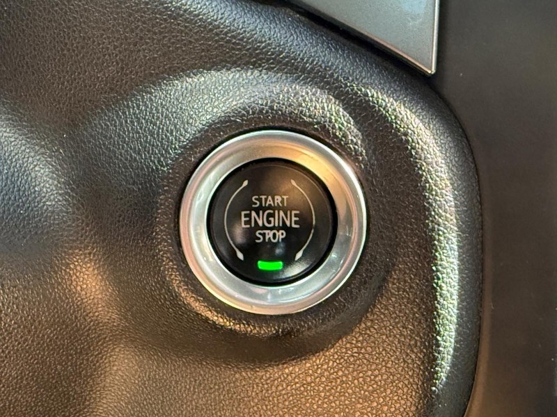 Chevrolet Silverado 1500 Vehicle Full-screen Gallery Image 17