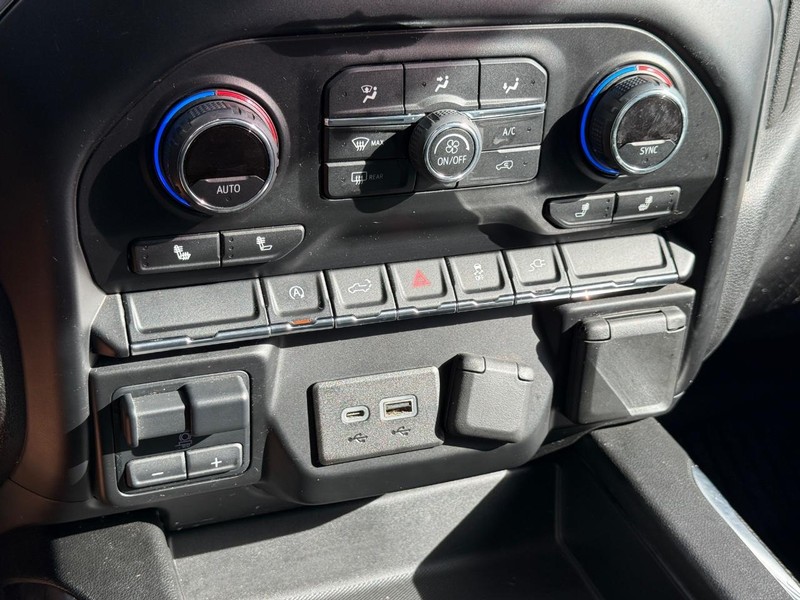 Chevrolet Silverado 1500 Vehicle Full-screen Gallery Image 20