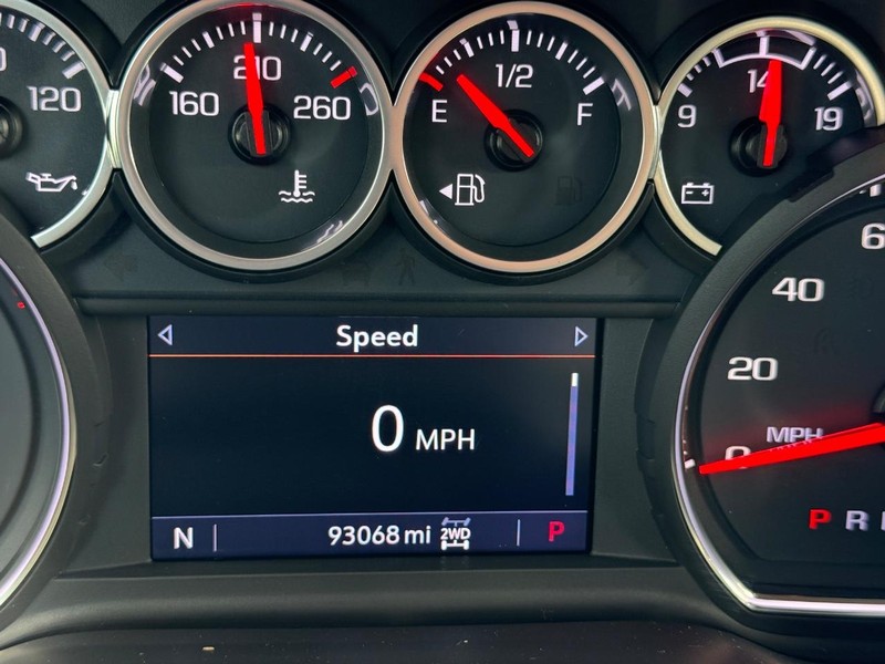 Chevrolet Silverado 1500 Vehicle Full-screen Gallery Image 22
