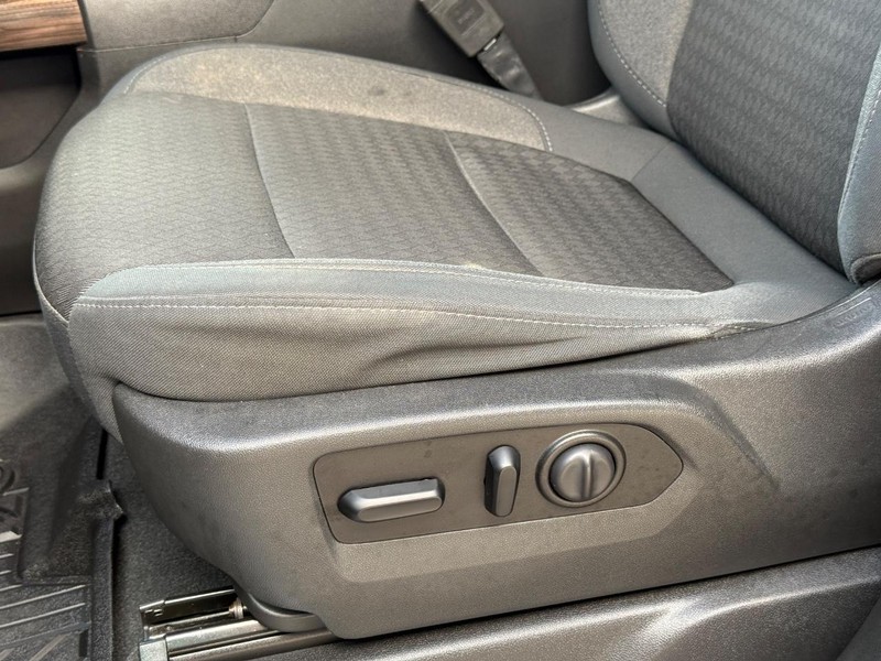 Chevrolet Silverado 1500 Vehicle Full-screen Gallery Image 27