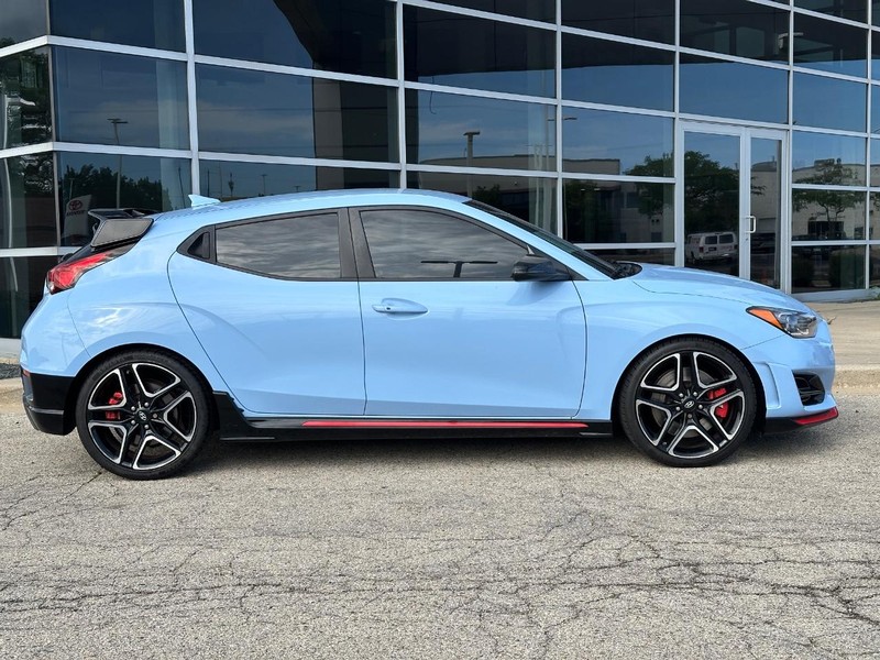 Hyundai Veloster N Vehicle Full-screen Gallery Image 02