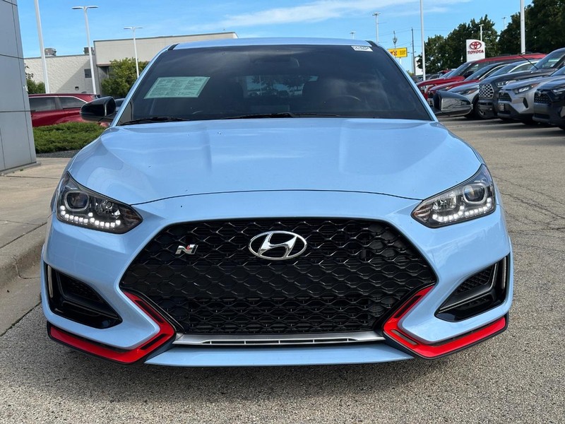 Hyundai Veloster N Vehicle Full-screen Gallery Image 09