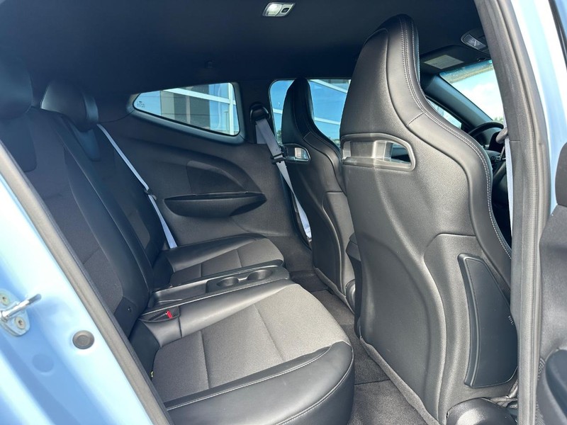 Hyundai Veloster N Vehicle Full-screen Gallery Image 12