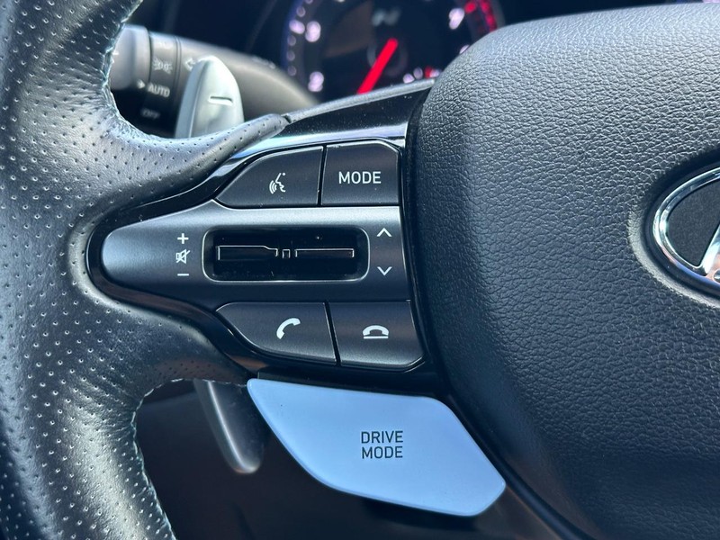 Hyundai Veloster N Vehicle Full-screen Gallery Image 15