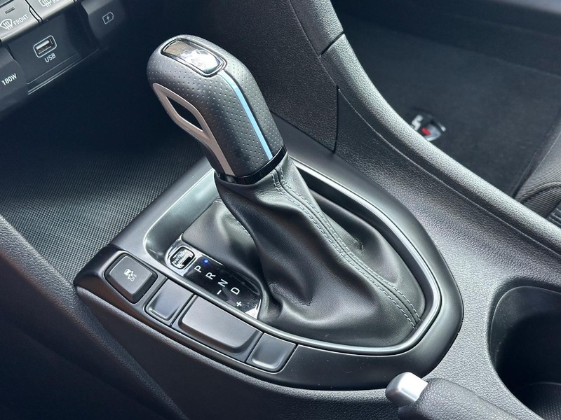 Hyundai Veloster N Vehicle Full-screen Gallery Image 21