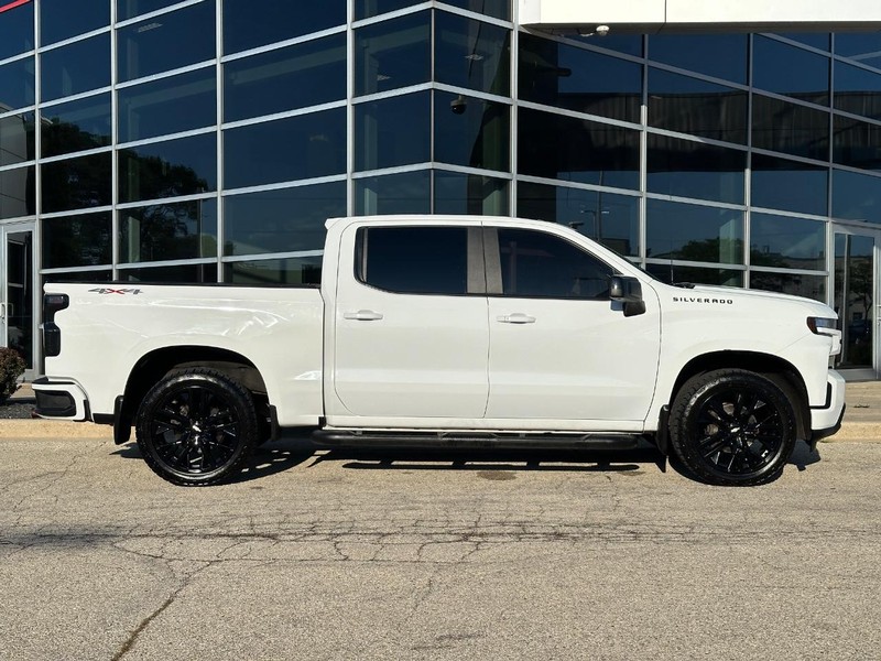 Chevrolet Silverado 1500 Vehicle Full-screen Gallery Image 02