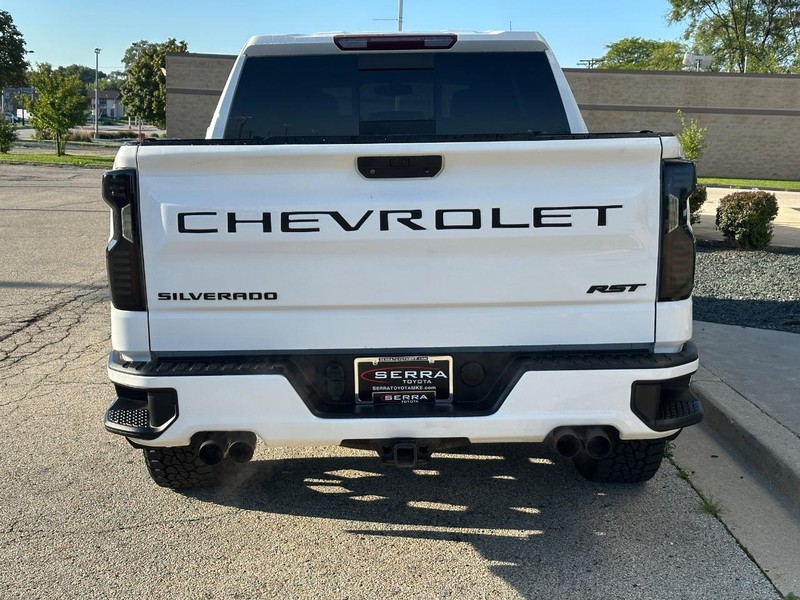 Chevrolet Silverado 1500 Vehicle Full-screen Gallery Image 05