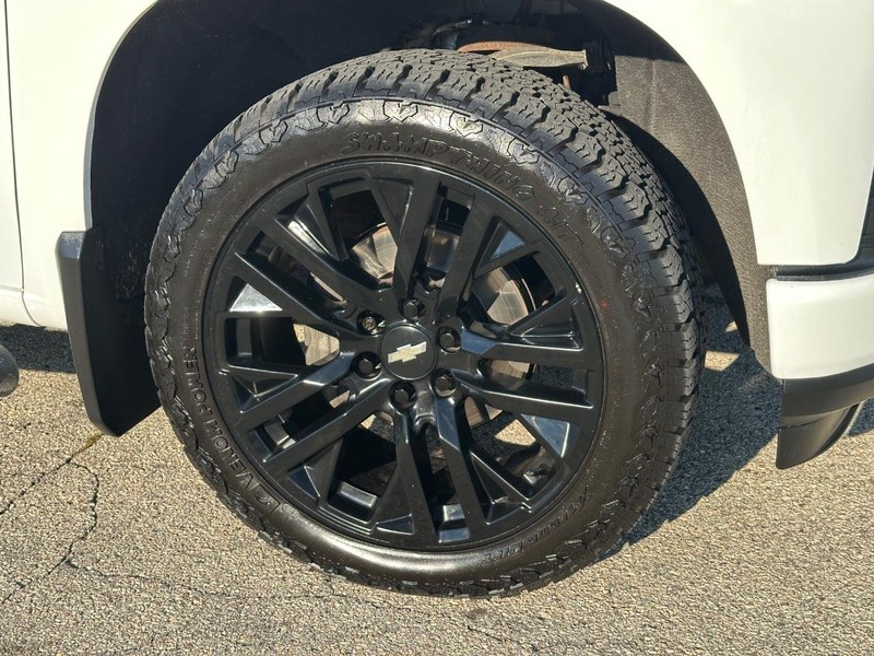 Chevrolet Silverado 1500 Vehicle Full-screen Gallery Image 10