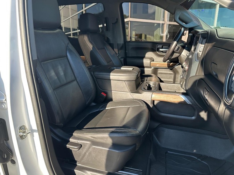Chevrolet Silverado 1500 Vehicle Full-screen Gallery Image 11