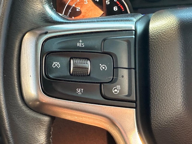 Chevrolet Silverado 1500 Vehicle Full-screen Gallery Image 16