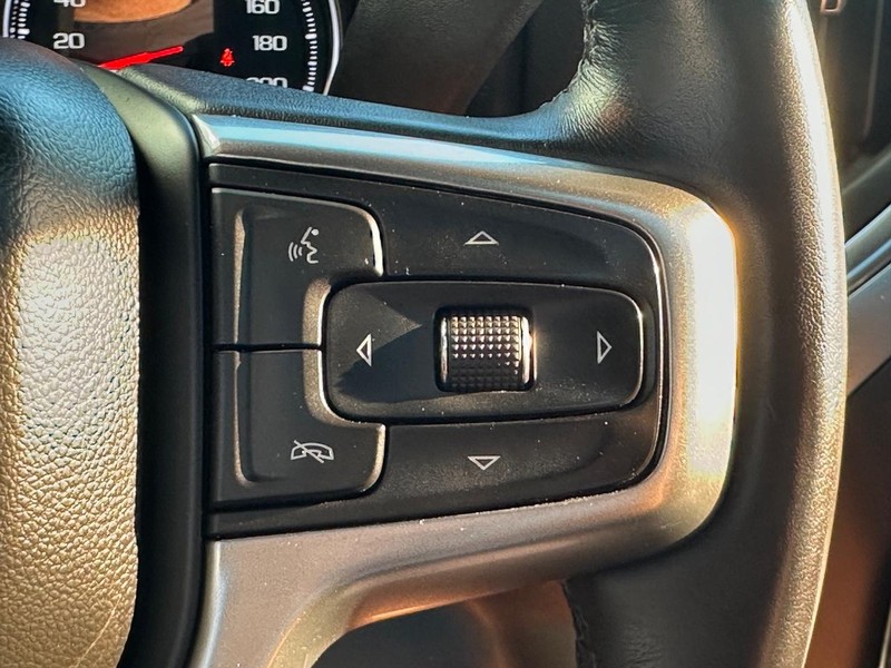 Chevrolet Silverado 1500 Vehicle Full-screen Gallery Image 17