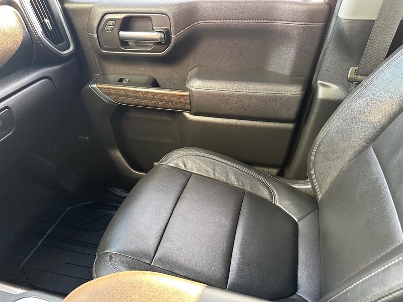 Chevrolet Silverado 1500 Vehicle Full-screen Gallery Image 22