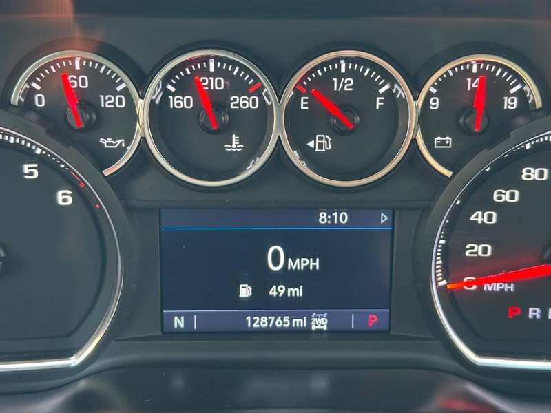 Chevrolet Silverado 1500 Vehicle Full-screen Gallery Image 23