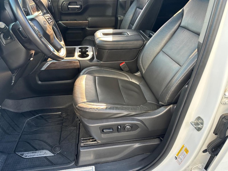 Chevrolet Silverado 1500 Vehicle Full-screen Gallery Image 27