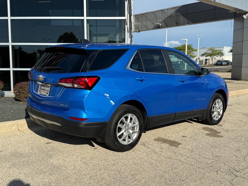 Chevrolet Equinox Vehicle Full-screen Gallery Image 02