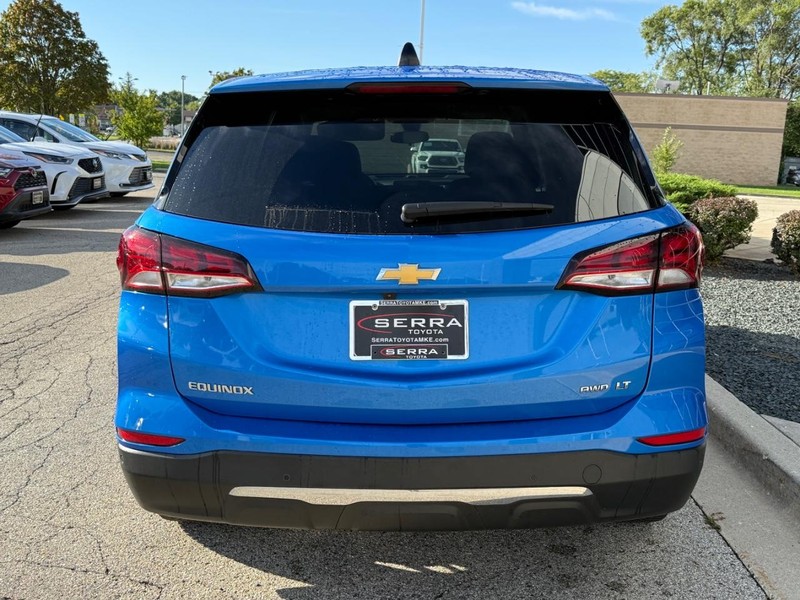 Chevrolet Equinox Vehicle Full-screen Gallery Image 03