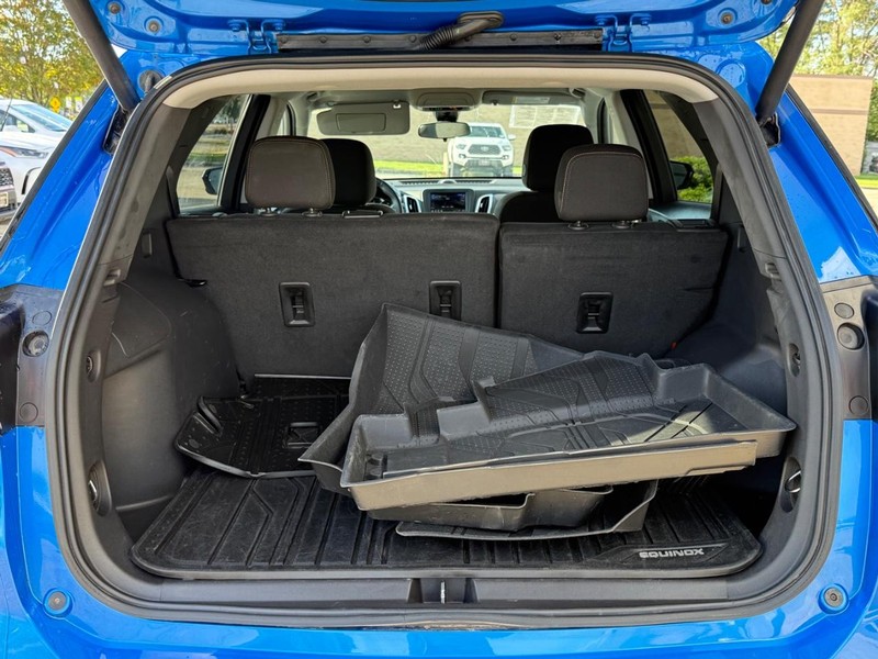 Chevrolet Equinox Vehicle Full-screen Gallery Image 05