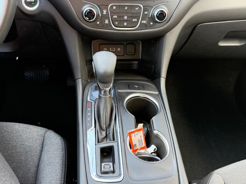 Chevrolet Equinox Vehicle Full-screen Gallery Image 19