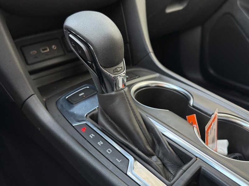 Chevrolet Equinox Vehicle Full-screen Gallery Image 20