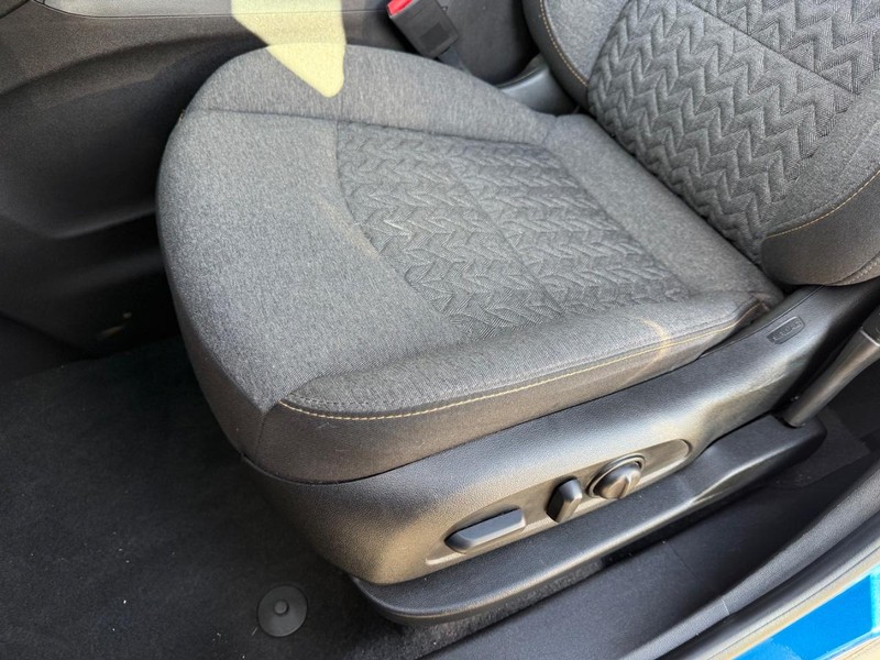 Chevrolet Equinox Vehicle Full-screen Gallery Image 26