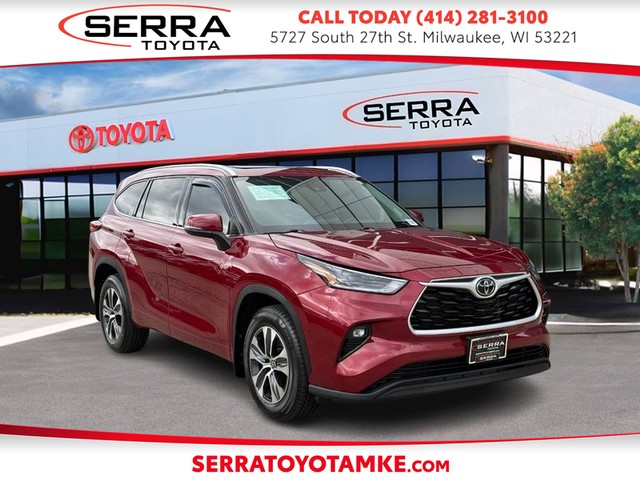 Milwaukee WI 2021 Toyota Highlander more details - toyota highlander