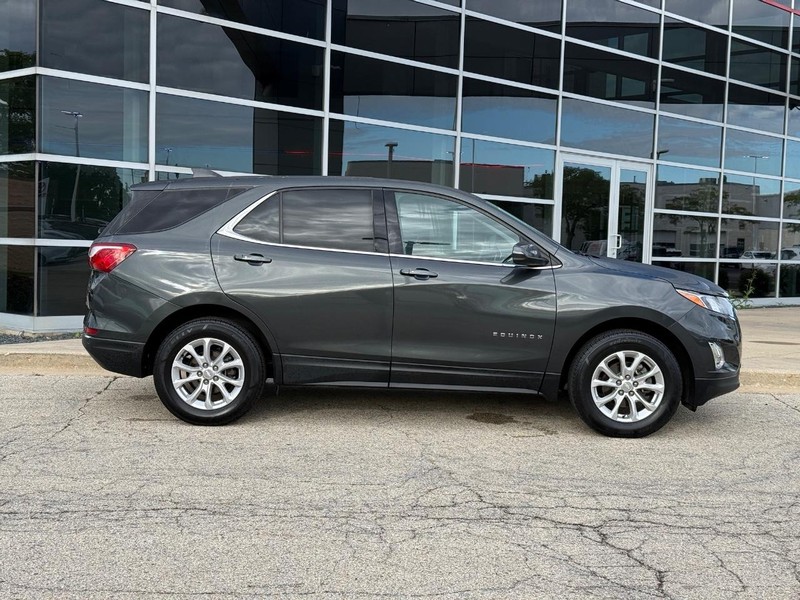 Chevrolet Equinox Vehicle Full-screen Gallery Image 02