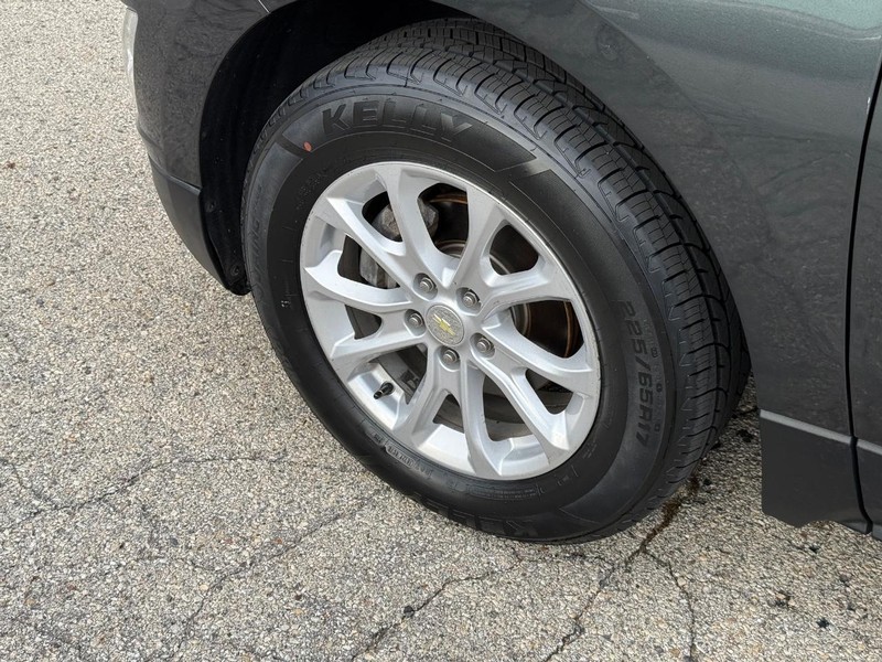 Chevrolet Equinox Vehicle Full-screen Gallery Image 10