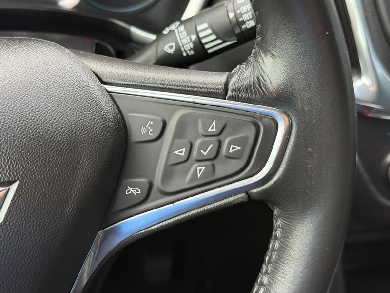 Chevrolet Equinox Vehicle Full-screen Gallery Image 21