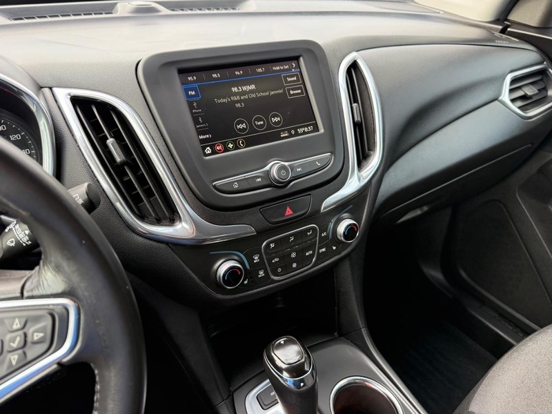 Chevrolet Equinox Vehicle Full-screen Gallery Image 25