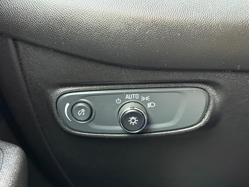 Chevrolet Equinox Vehicle Full-screen Gallery Image 29