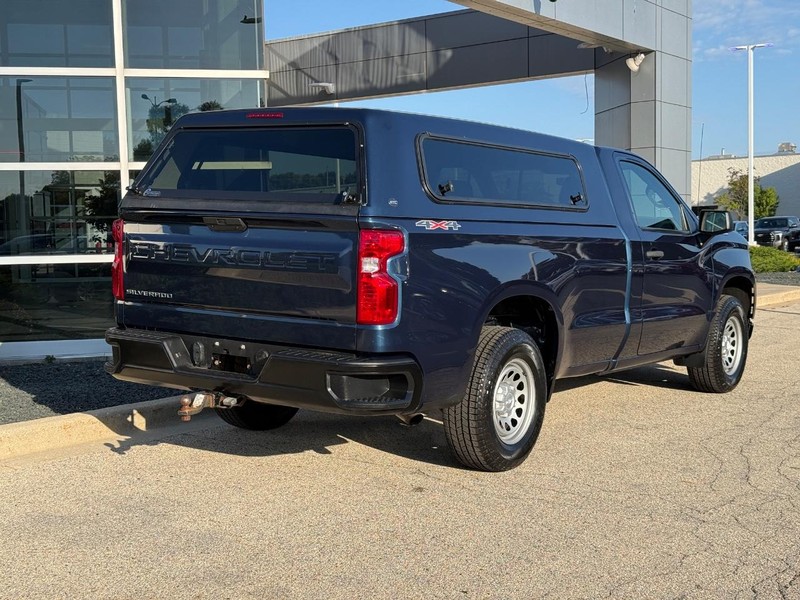 Chevrolet Silverado 1500 Vehicle Full-screen Gallery Image 03