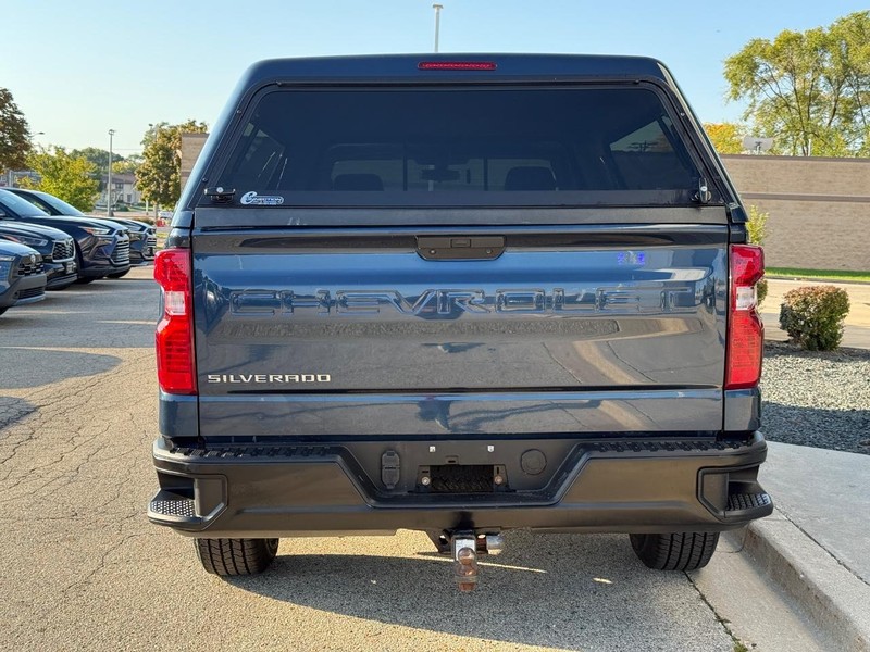 Chevrolet Silverado 1500 Vehicle Full-screen Gallery Image 04