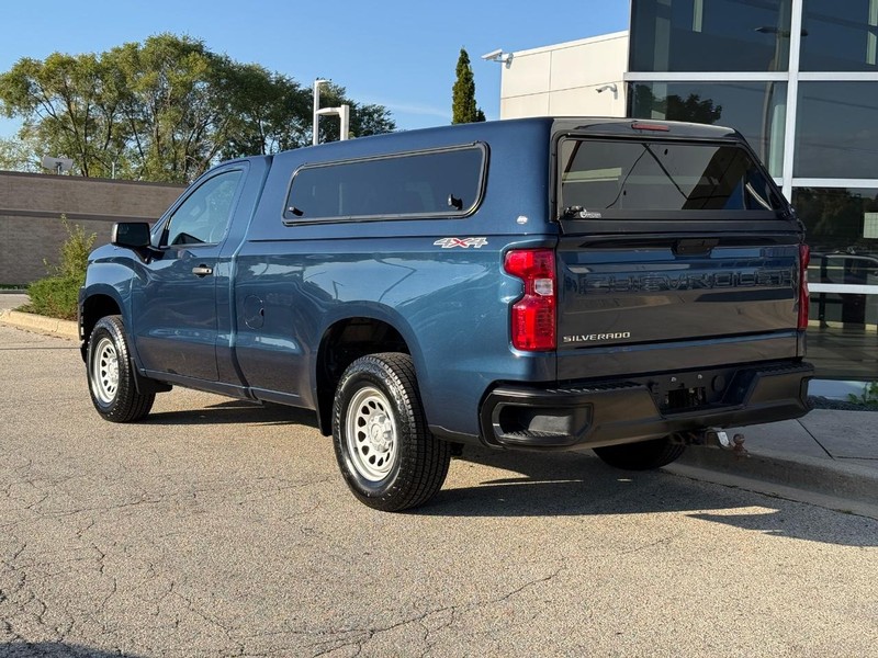 Chevrolet Silverado 1500 Vehicle Full-screen Gallery Image 05