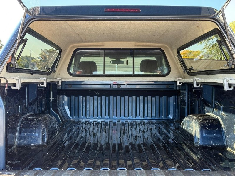 Chevrolet Silverado 1500 Vehicle Full-screen Gallery Image 09