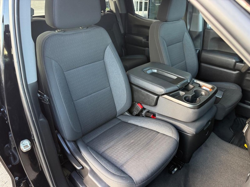 Chevrolet Silverado 1500 Vehicle Full-screen Gallery Image 11