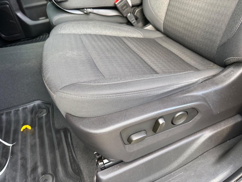 Chevrolet Silverado 1500 Vehicle Full-screen Gallery Image 17