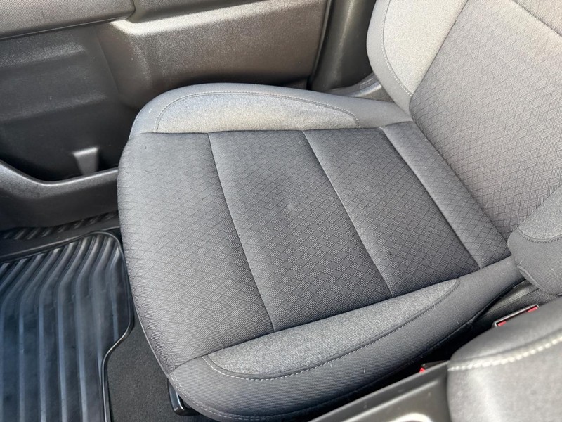 Chevrolet Silverado 1500 Vehicle Full-screen Gallery Image 26