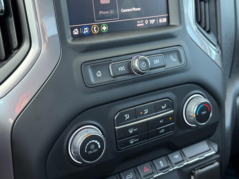 Chevrolet Silverado 1500 Vehicle Full-screen Gallery Image 27