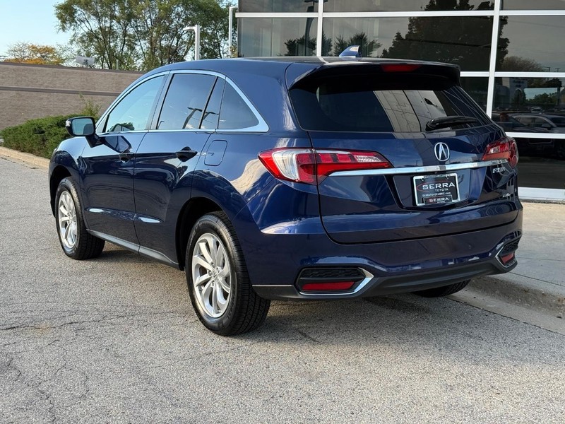 Acura RDX Vehicle Full-screen Gallery Image 05