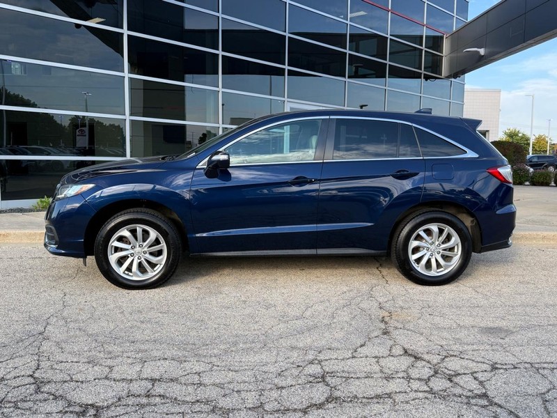 Acura RDX Vehicle Full-screen Gallery Image 06