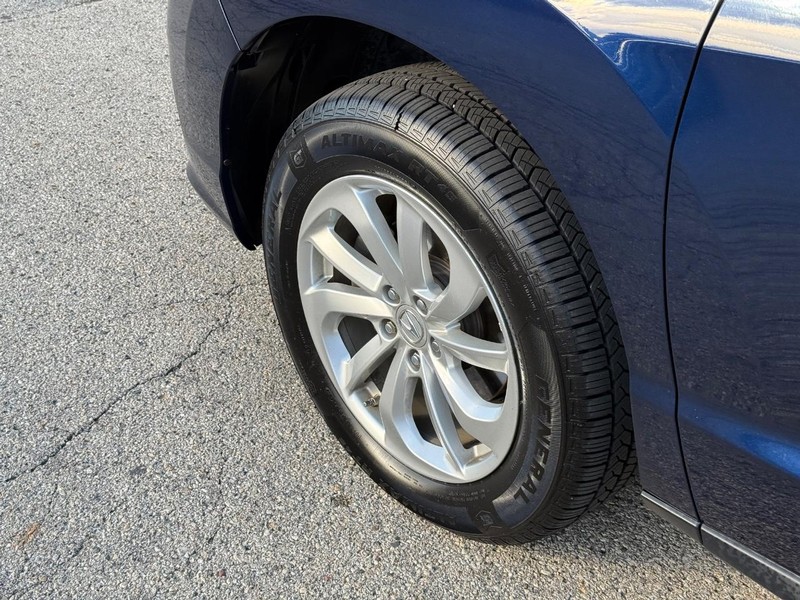 Acura RDX Vehicle Full-screen Gallery Image 10