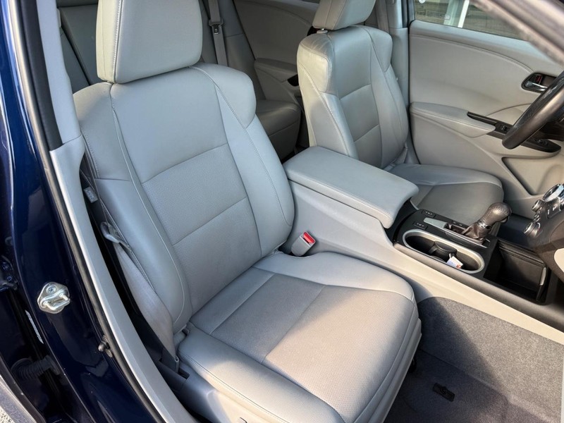 Acura RDX Vehicle Full-screen Gallery Image 11