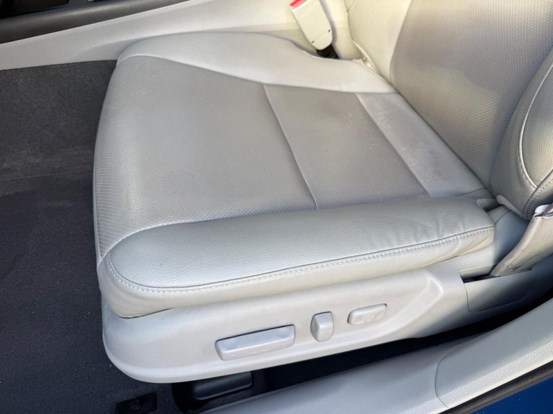 Acura RDX Vehicle Full-screen Gallery Image 17