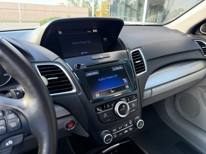 Acura RDX Vehicle Full-screen Gallery Image 25