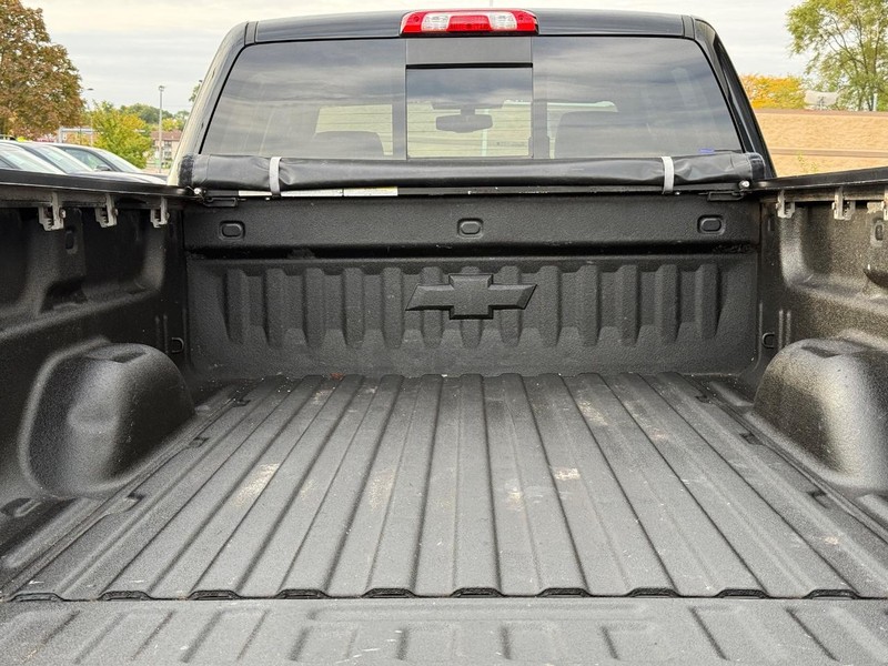 Chevrolet Silverado 1500 Vehicle Full-screen Gallery Image 09